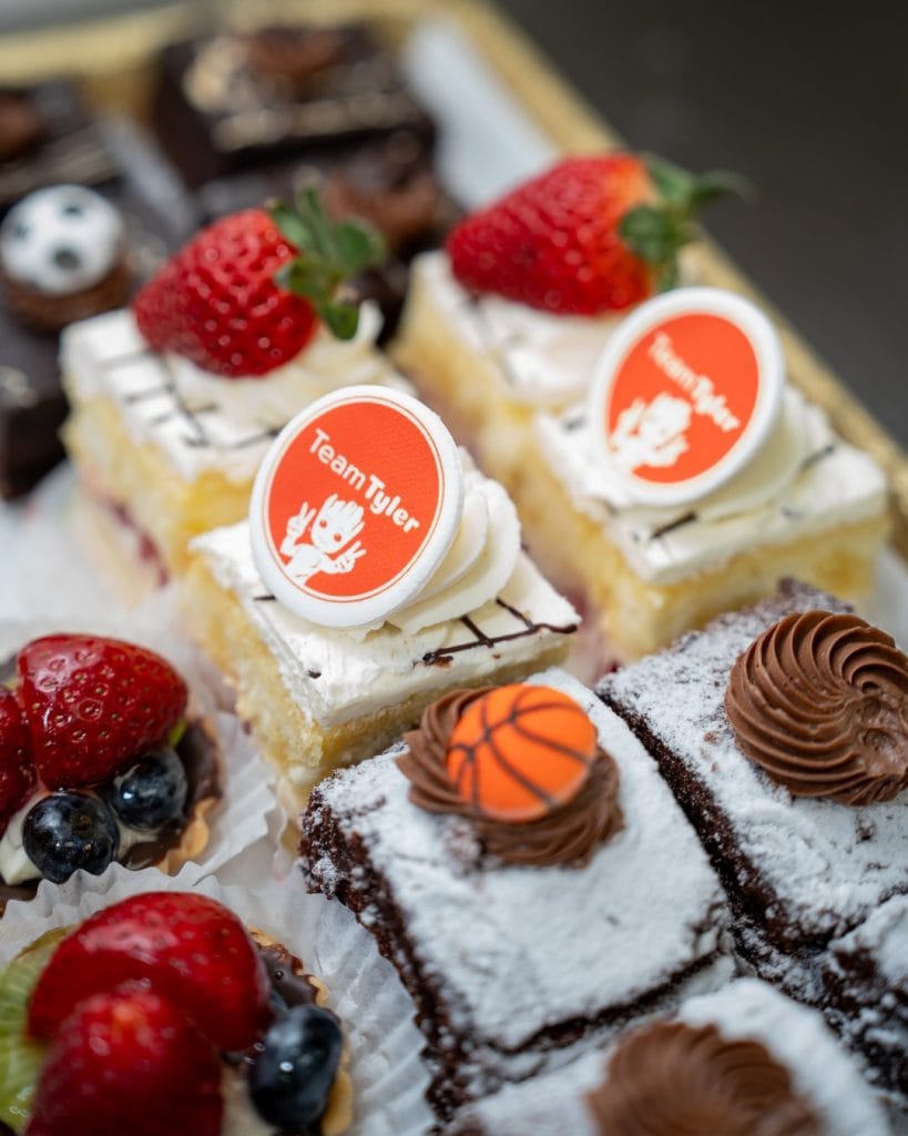 Fruit Tart – His love for fresh, sweet flavors Chocolate-Dipped Strawberry – His love for Avengers Tiramisu – His dream of becoming a doctor Chocolate Roulade – His passion for basketball Strawberry Grand Marnier Square – His love for Groot & comics Chocolate Decadence – His dedication to soccer